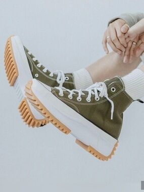 🌺Converse Size 6.5 Run Star Hike Platform High Top Sneakers in Dark Moss/Olive